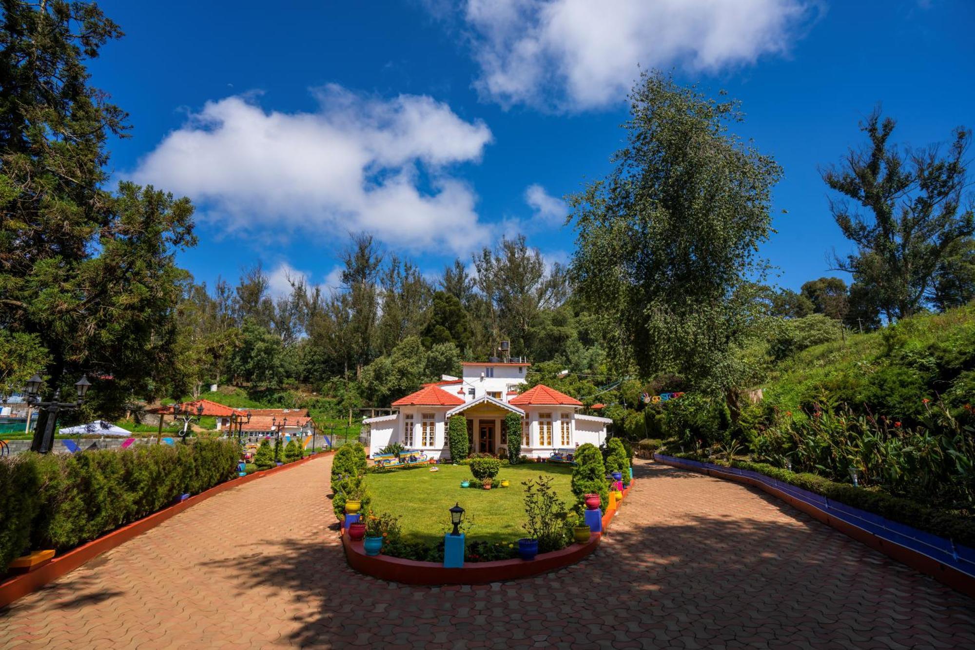 Gostops Ooty Buitenkant foto